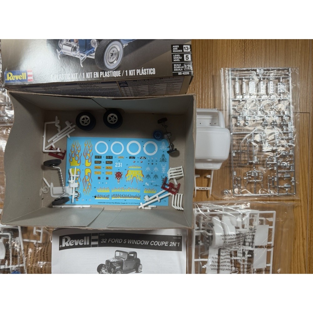Revell 1/25 '32 Ford 5-Window Coupe 2n'1 Model Kit 85-4228 Started - Picture 5 of 7